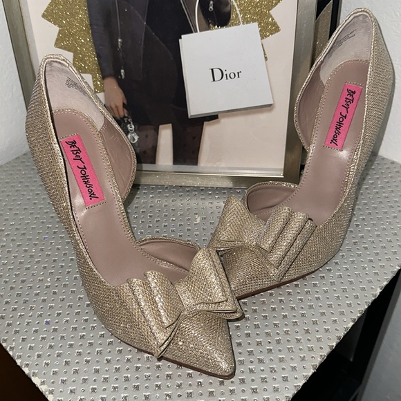 PRICE IS FIRM: Betsey Johnson Women's PRINCE d'Orsay Pump in Shimmery Gold - Picture 8 of 8